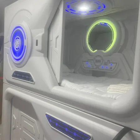 Limin Capsules Kapselhotell Valencia