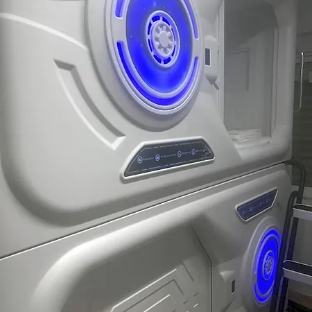 Limin Capsules カプセルホテル バレンシア